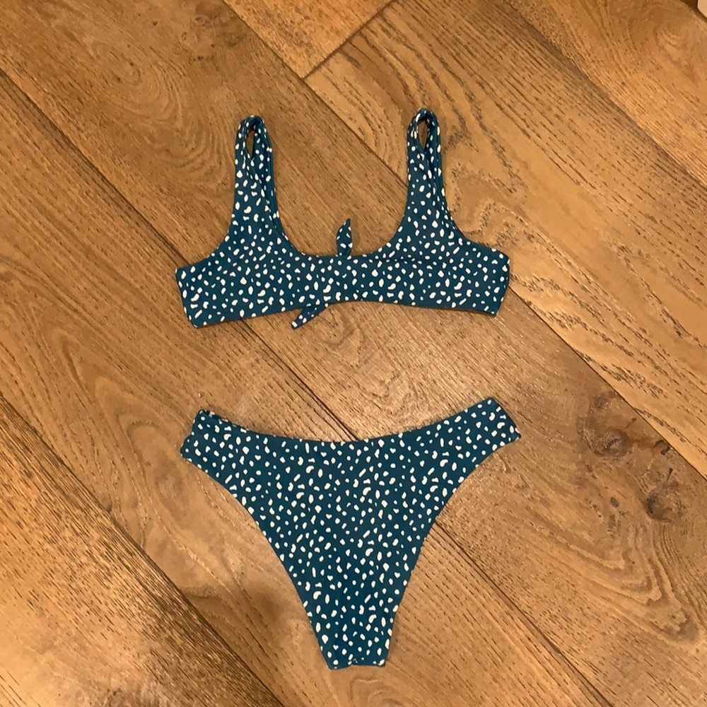 Ditsy Green And White Bikini - Picture 2 of 2